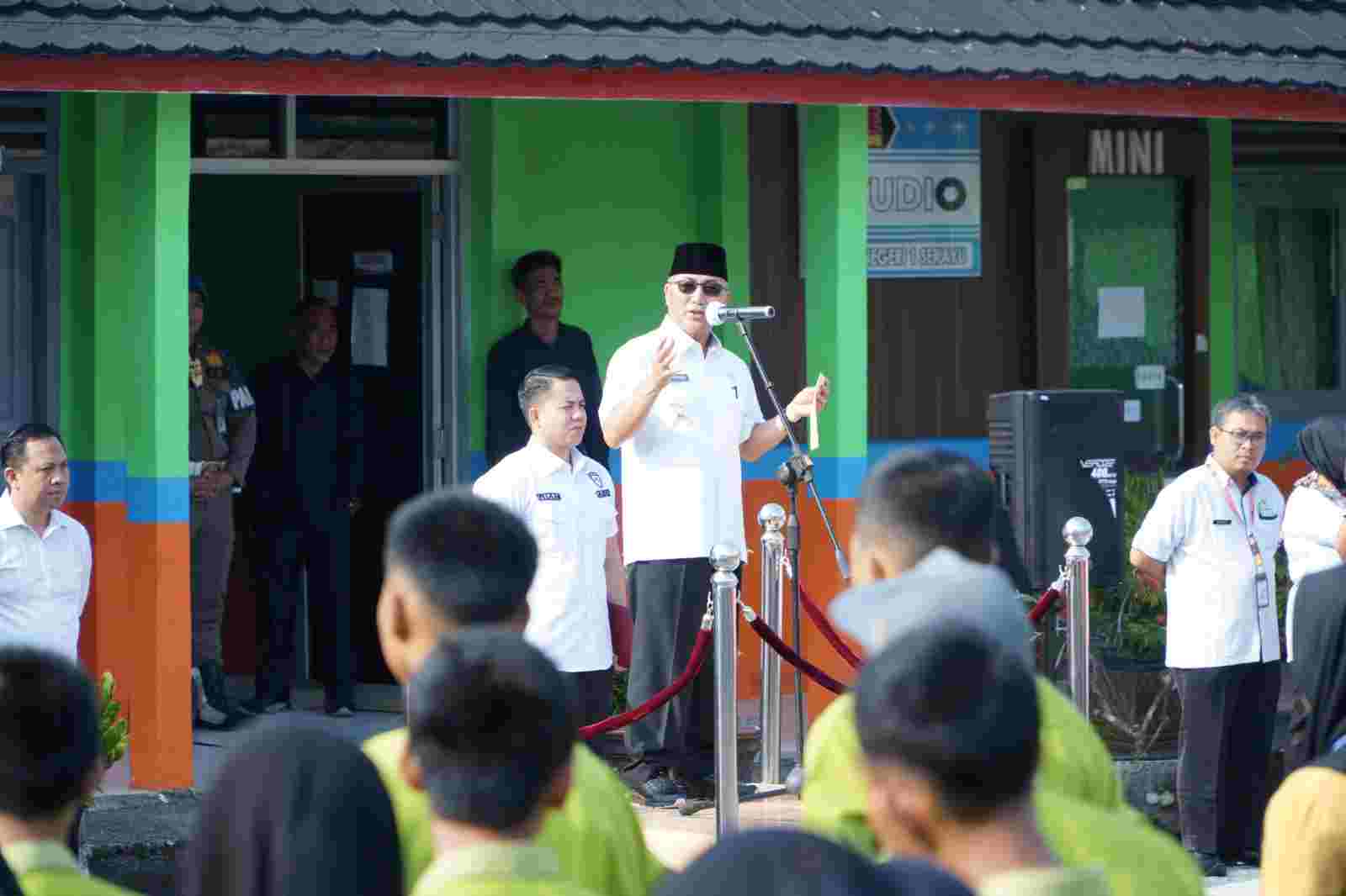 Apriyadi: Kejar Prestasi, Hindari Tawuran, Menjadi Kebanggaan Orang Tua dan Daerah Kita Apriyadi: Kejar Prestasi, Hindari Tawuran, Menjadi Kebanggaan Orang Tua dan Daerah Kita