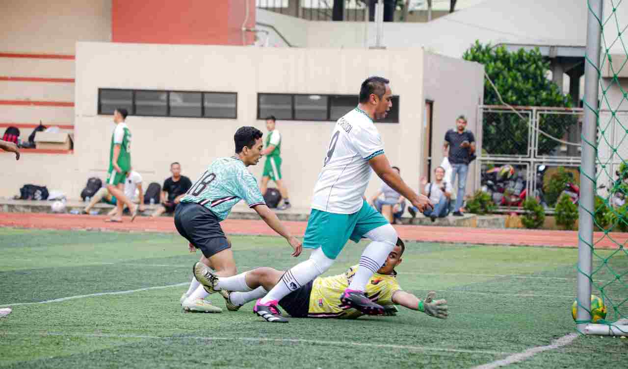Cara Polres Metro Jakbar Jalin Keakraban Dengan Polres Tetangga, Ajak Main Bola Cara Polres Metro Jakbar Jalin Keakraban Dengan Polres Tetangga, Ajak Main Bola