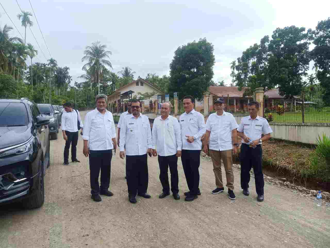 Pemkab Aceh Utara Tinjau Perbaikan Jalan Alue Beukah – Keude Seumirah Pemkab Aceh Utara Tinjau Perbaikan Jalan Alue Beukah – Keude Seumirah