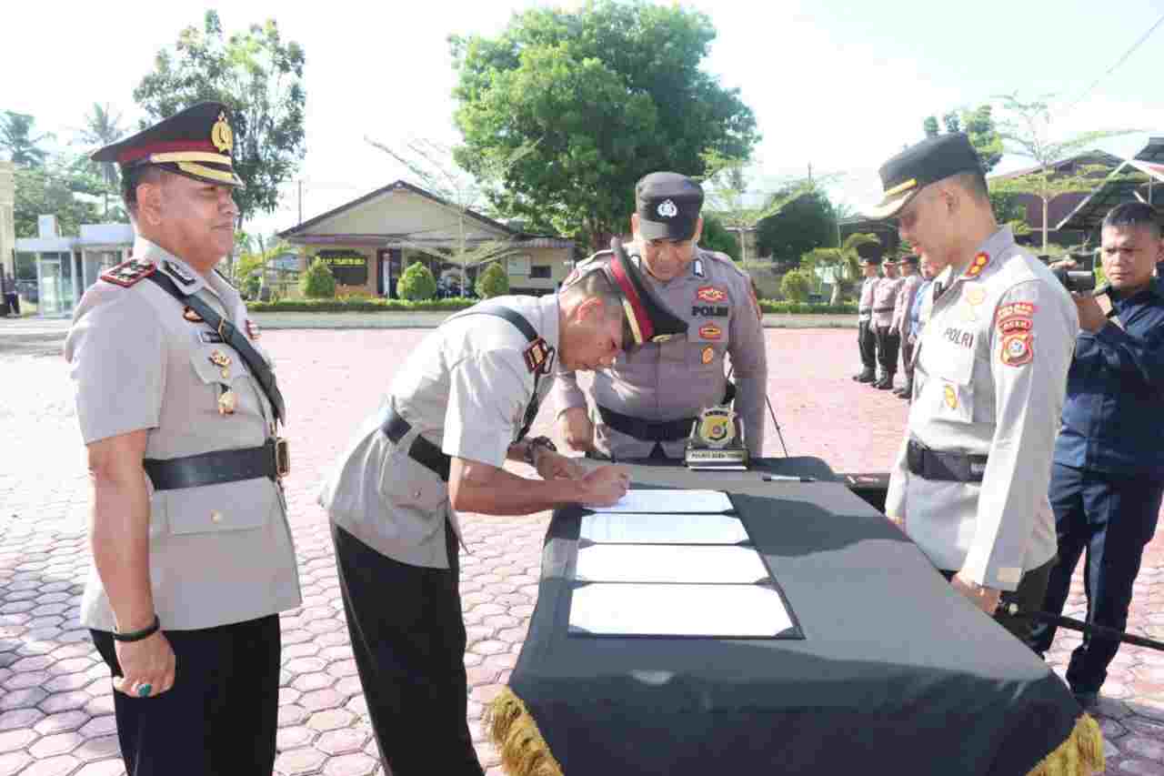 Kapolres Aceh Timur Pimpin Sertijab Sejumlah Perwira Kapolres Aceh Timur Pimpin Sertijab Sejumlah Perwira