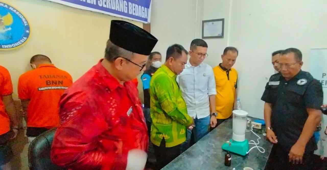 Darma Wijaya Ajak Seluruh Insan Perangi Narkoba, BNNK Sergai Musnahkan BB Sabu Darma Wijaya Ajak Seluruh Insan Perangi Narkoba, BNNK Sergai Musnahkan BB Sabu