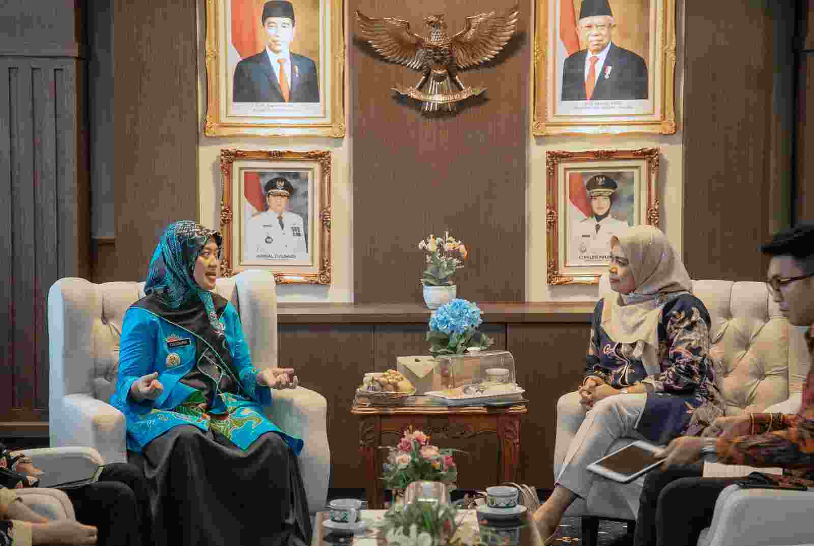 Wagub Chusnunia Terima Kunjungan KPAI Pusat, Bahas Perlindungan Pekerja Perempuan dan Anak Wagub Chusnunia Terima Kunjungan KPAI Pusat, Bahas Perlindungan Pekerja Perempuan dan Anak