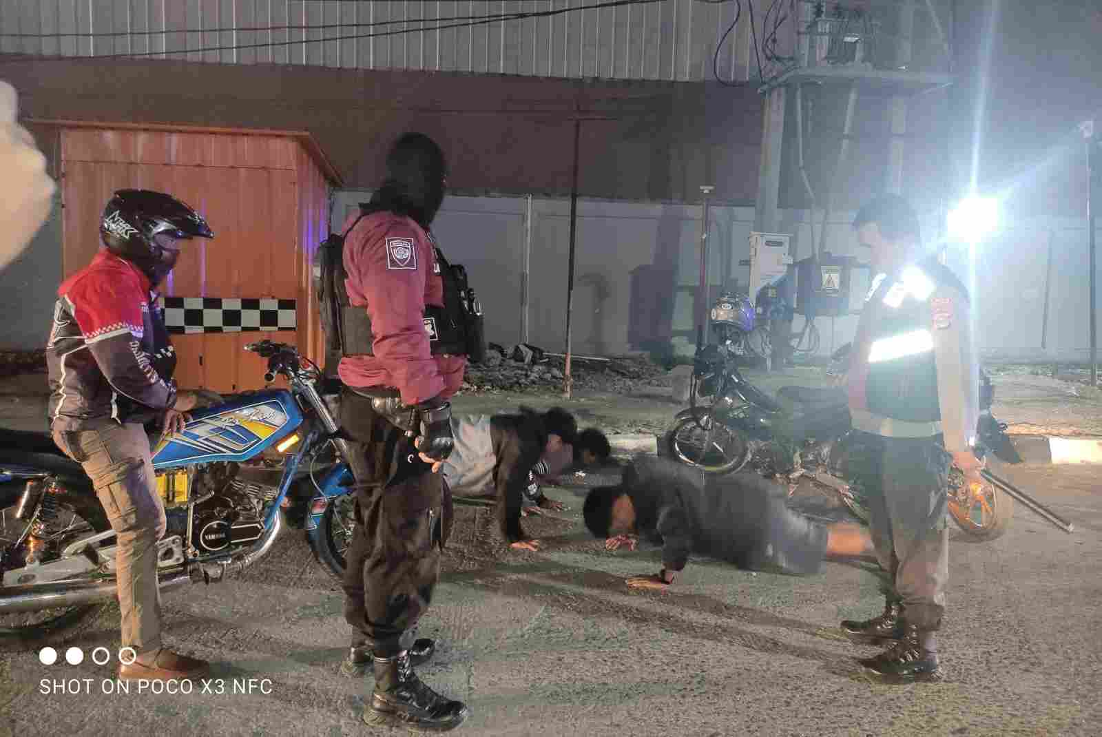 Gelar Patroli Hunting, Polsek Sukarame Amankan Sepasang Muda Mudi Didalam Kamar Kost Gelar Patroli Hunting, Polsek Sukarame Amankan Sepasang Muda Mudi Didalam Kamar Kost