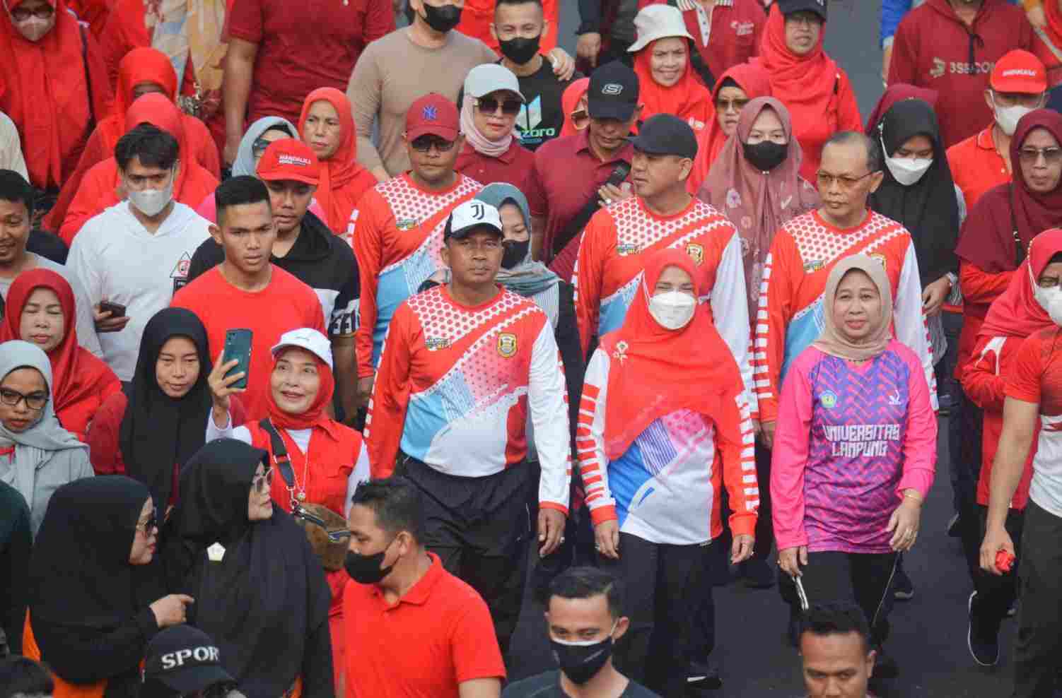 Danrem Ikuti Jalan Sehat HUT Kota Bandar Lampung Ke-341 Bersama Masyarakat Danrem Ikuti Jalan Sehat HUT Kota Bandar Lampung Ke-341 Bersama Masyarakat