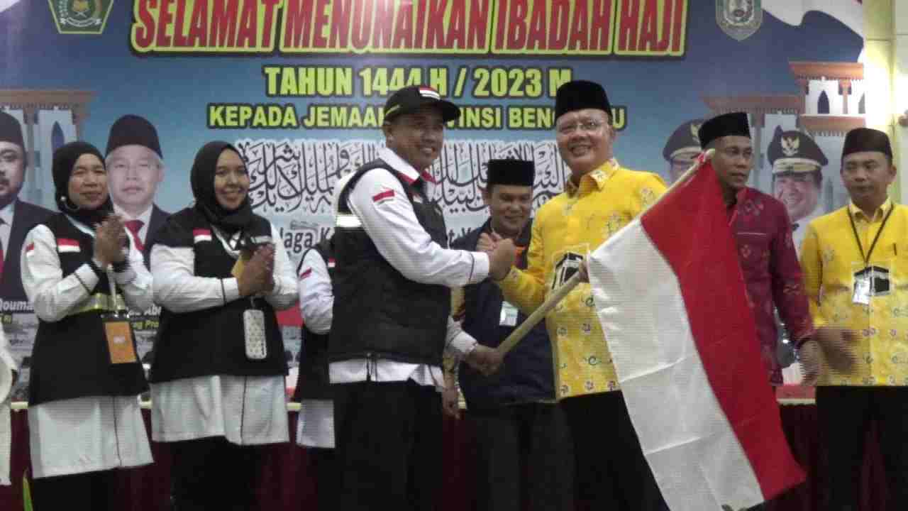 Gubernur Ingatkan Petugas Kesehatan Rutin Cek Kesehatan Jemaah Gubernur Ingatkan Petugas Kesehatan Rutin Cek Kesehatan Jemaah