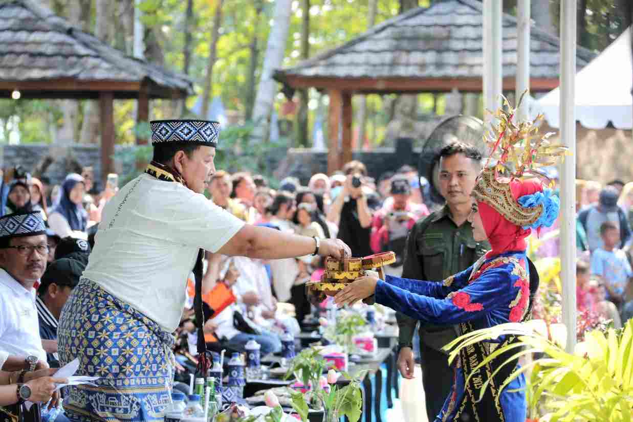 Buka WSL Krui Pro 2023, Gubernur Gandeng Kementerian, Pemkab dan Stakeholder Majukan Olahraga Selancar Buka WSL Krui Pro 2023, Gubernur Gandeng Kementerian, Pemkab dan Stakeholder Majukan Olahraga Selancar