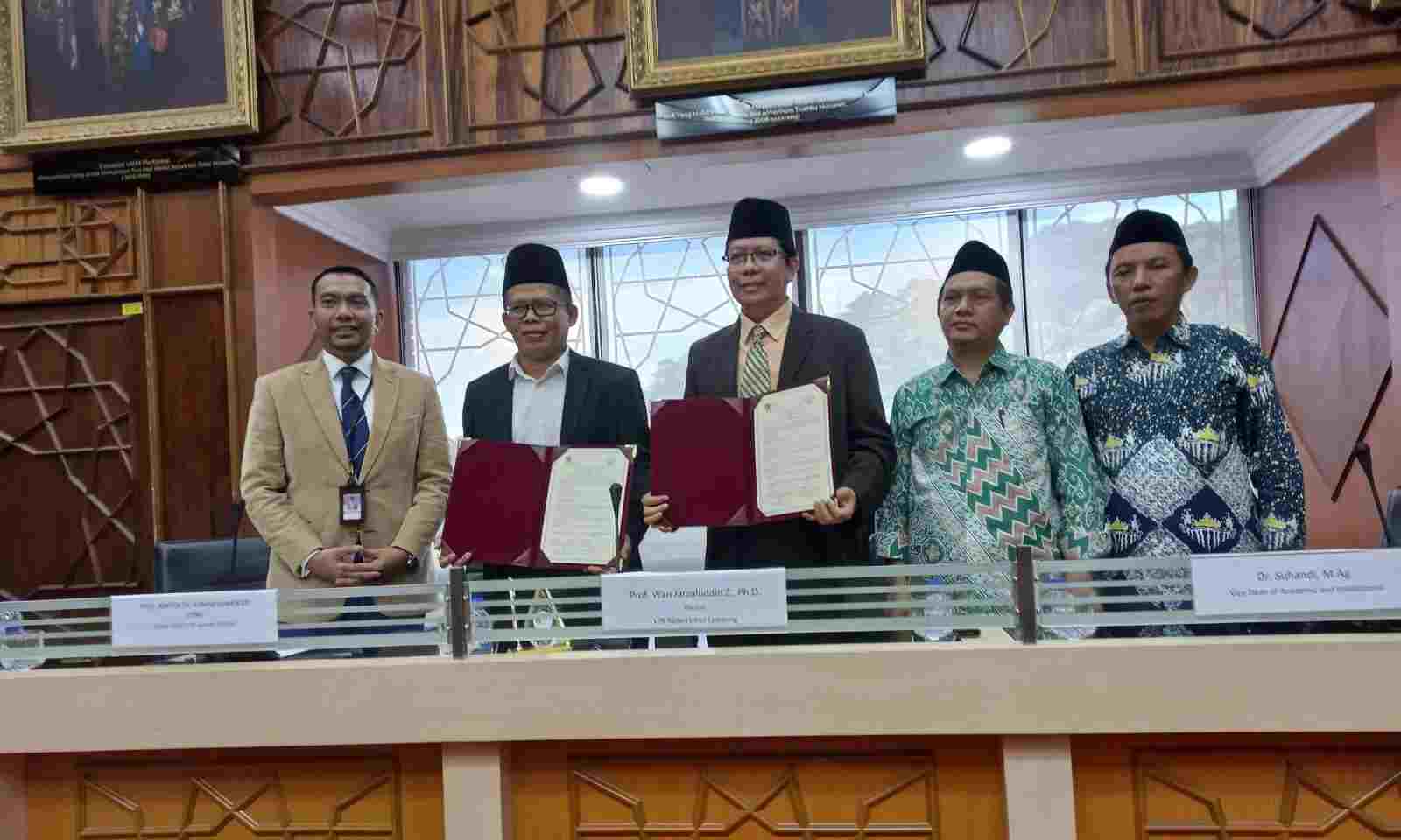 Sambangi Negeri Jiran, Rektor UIN RIL Tanda Tangani LoI dengan Universiti Kebangsaan Malaysia Sambangi Negeri Jiran, Rektor UIN RIL Tanda Tangani LoI dengan Universiti Kebangsaan Malaysia