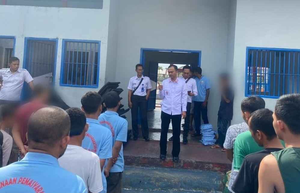 Rutan Kotabumi Bagikan Matras dari Ditjenpas ke WBP Rutan Kotabumi Bagikan Matras dari Ditjenpas ke WBP