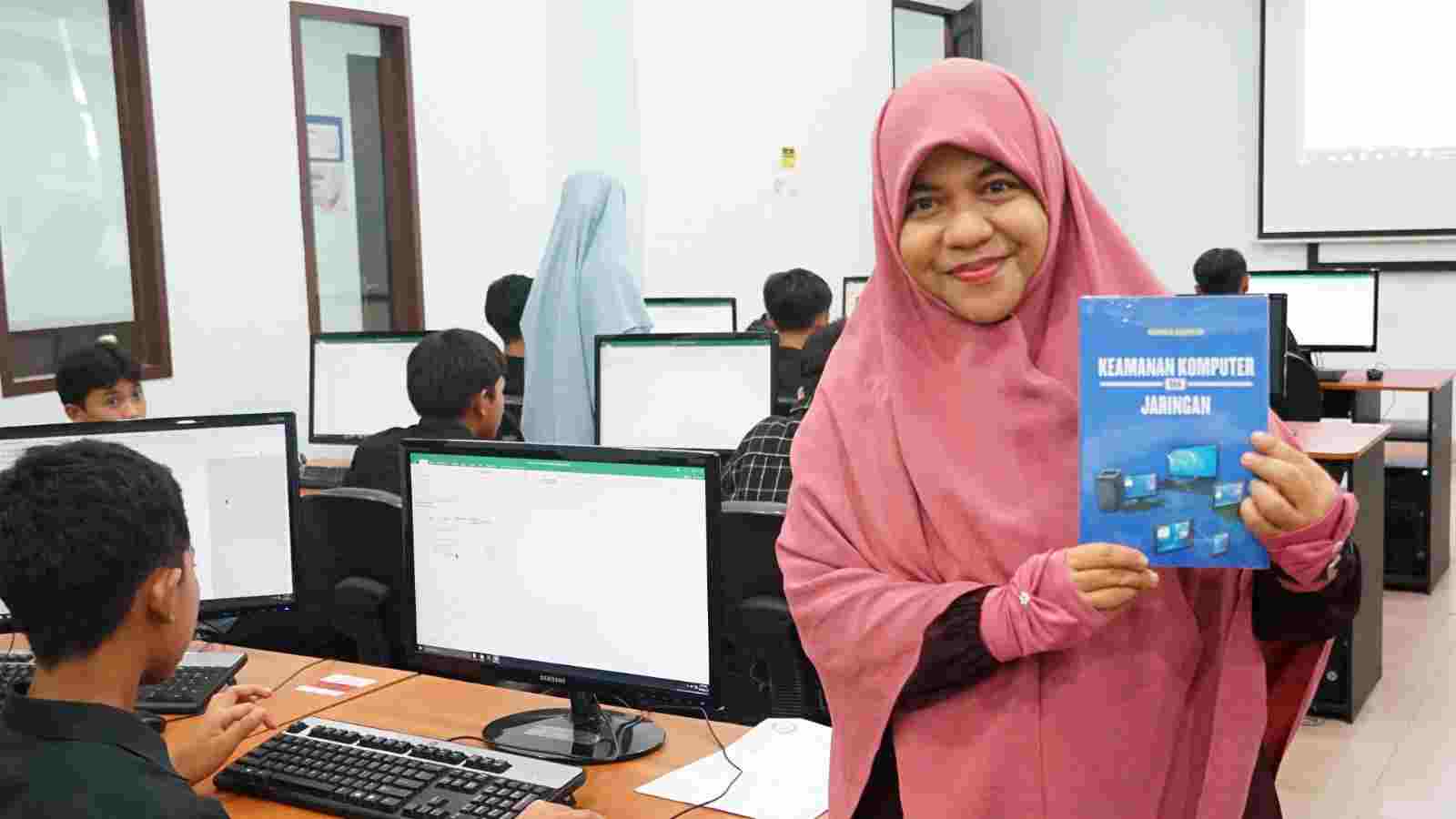 Dosen Prodi Teknik Informatika Darmajaya Hasilkan Dua Buku dengan Sajian Riset Dosen Prodi Teknik Informatika Darmajaya Hasilkan Dua Buku dengan Sajian Riset