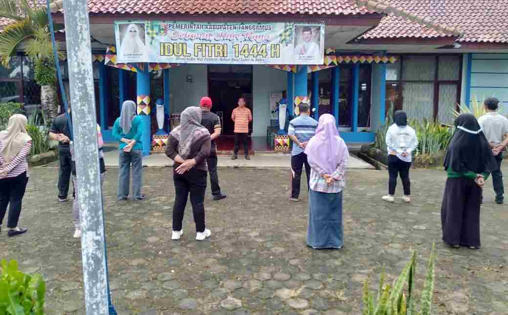 PLT Dinas Kominfo Kabupaten Tanggamus Pimpin Langsung Kegiatan Jumat Bersih PLT Dinas Kominfo Kabupaten Tanggamus Pimpin Langsung Kegiatan Jumat Bersih