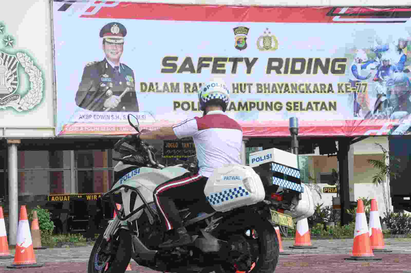 Safey Riding Hari Bhayangkara ke 77 Polres Lampung Selatan Safey Riding Hari Bhayangkara ke 77 Polres Lampung Selatan
