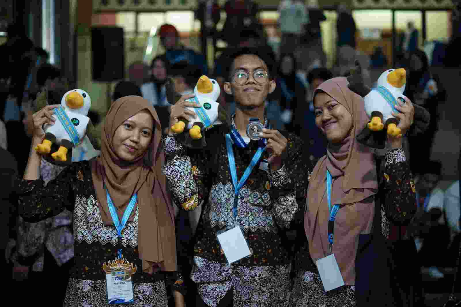 UIN RIL Kembali Torehkan Prestasi di Ajang Nasional UIN RIL Kembali Torehkan Prestasi di Ajang Nasional