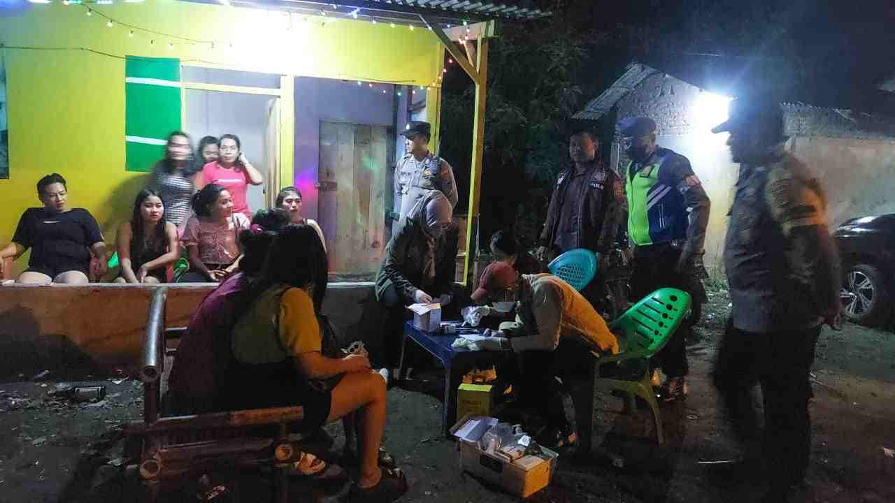 Tim Gabungan Polsek Sukarame dan Puskesmas Way Halim Lakukan Mobile Skrinning HIV Tim Gabungan Polsek Sukarame dan Puskesmas Way Halim Lakukan Mobile Skrinning HIV