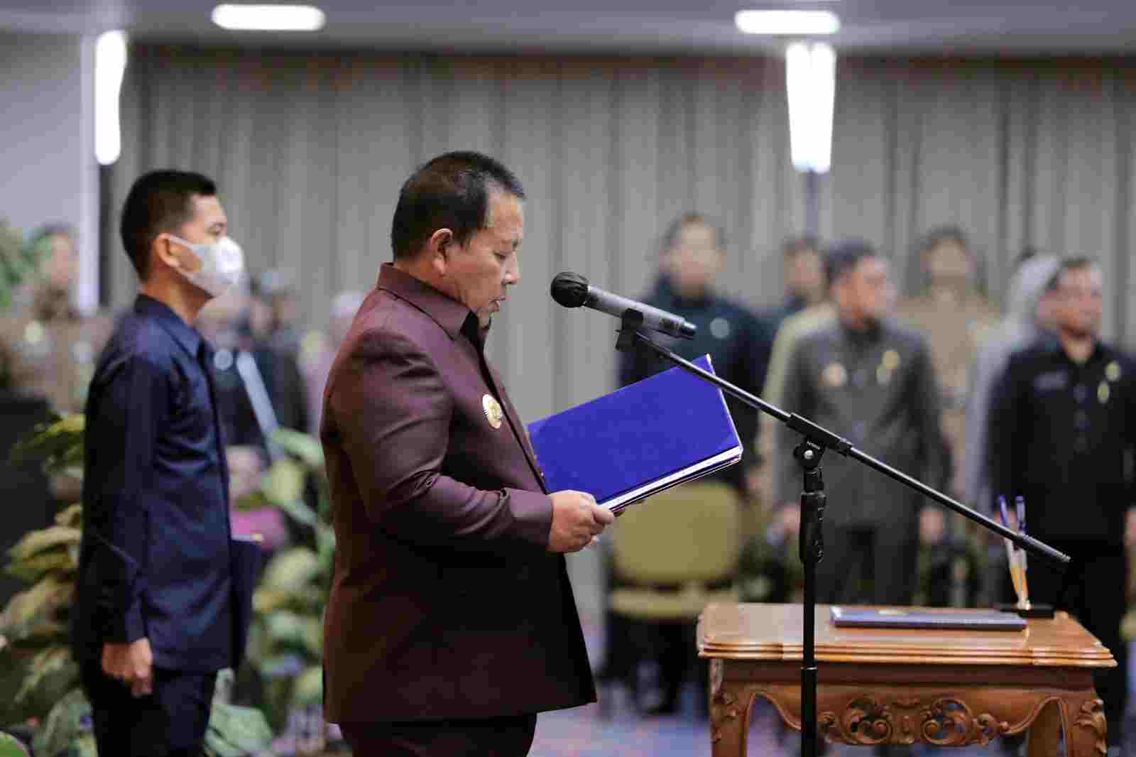 Gubernur Arinal Lantik dan Mengambil Sumpah Jabatan 405 Pejabat Fungsional Gubernur Arinal Lantik dan Mengambil Sumpah Jabatan 405 Pejabat Fungsional