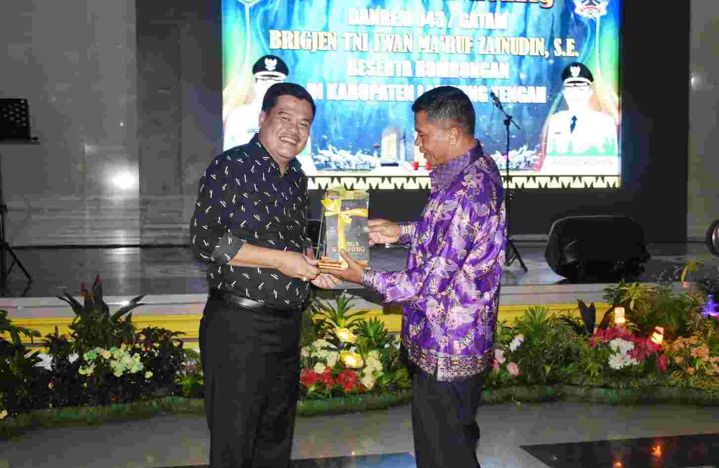 Danrem Ucapkan Terima Kasih Kepada Bupati dan Forkopimda Lamteng Atas Kerjasama yang Baik Danrem Ucapkan Terima Kasih Kepada Bupati dan Forkopimda Lamteng Atas Kerjasama yang Baik