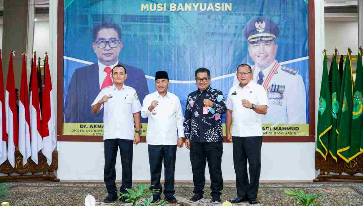 Ketua Pusat IKAPTK Apresiasi Pj Bupati Apriyadi Berdayakan Keluarga Besar IKAPTK Ketua Pusat IKAPTK Apresiasi Pj Bupati Apriyadi Berdayakan Keluarga Besar IKAPTK