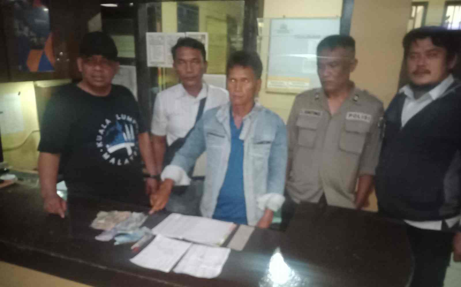 Polsek Raya Amankan Pelaku Judi Tebak Angka Polsek Raya Amankan Pelaku Judi Tebak Angka