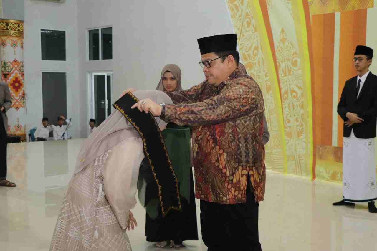 Wisuda 309 Mahasantri, WR II: Ma’had Al-Jami’ah Garda Depan Sampaikan Misi Islam Rahmatan lil Alamin Wisuda 309 Mahasantri, WR II: Ma’had Al-Jami’ah Garda Depan Sampaikan Misi Islam Rahmatan lil Alamin