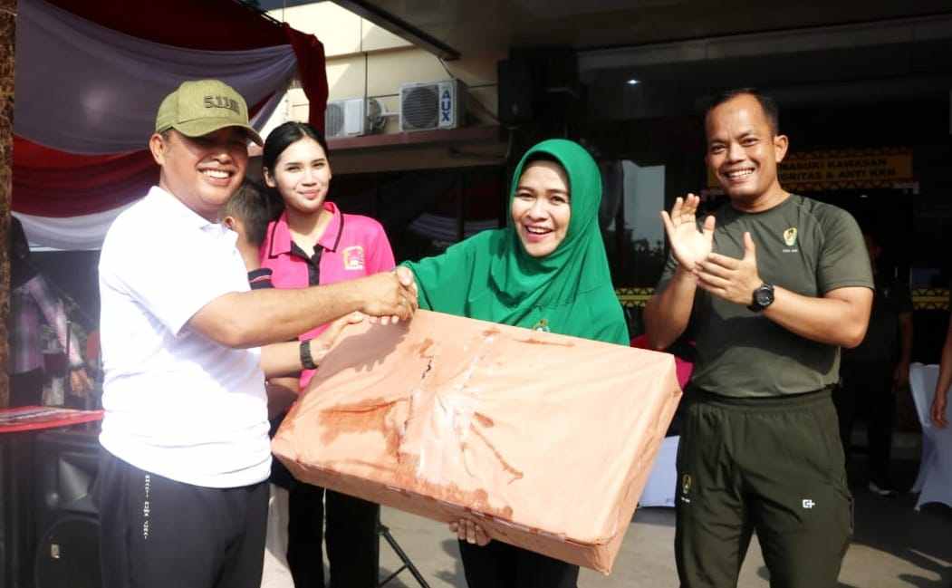 Perkokoh Sinergitas TNI-Polri di Bandar Lampung Olahraga Bersama Perkokoh Sinergitas TNI-Polri di Bandar Lampung Olahraga Bersama