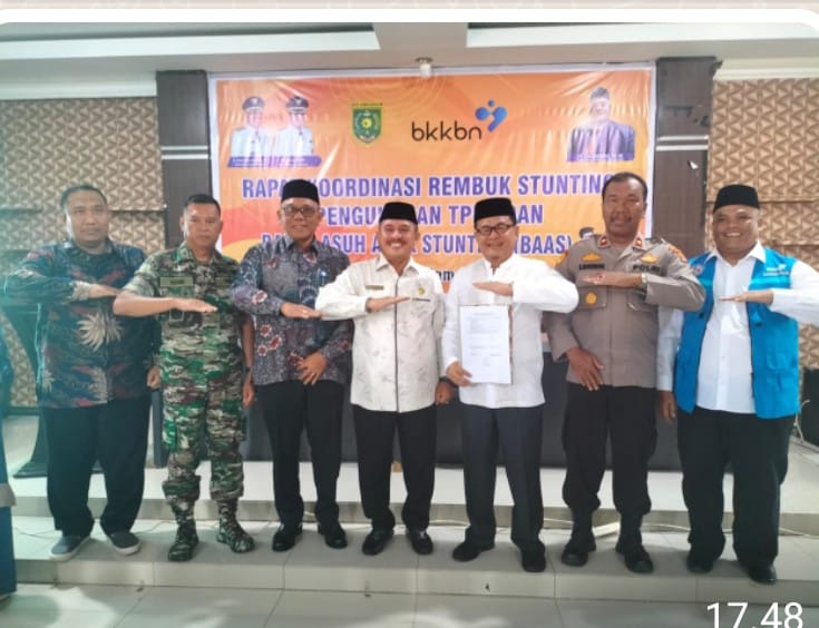 BKKBN Aceh Serahkan Piagam Penghargaan Kepada Kajari Kota Subulussalam Sebagai Motivator BAAS BKKBN Aceh Serahkan Piagam Penghargaan Kepada Kajari Kota Subulussalam Sebagai Motivator BAAS