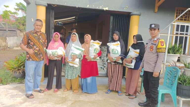 Jelang Lebaran, Pemdes Purworejo Salurkan Bantuan Pangan 2023 dari BULOG Jelang Lebaran, Pemdes Purworejo Salurkan Bantuan Pangan 2023 dari BULOG