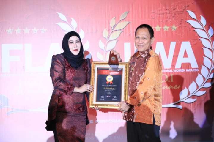 Pj Drs. Qudrotil Ikhwan Meraih Gelar Best Future Leaders Indonesia 2023 Pj Drs. Qudrotil Ikhwan Meraih Gelar Best Future Leaders Indonesia 2023