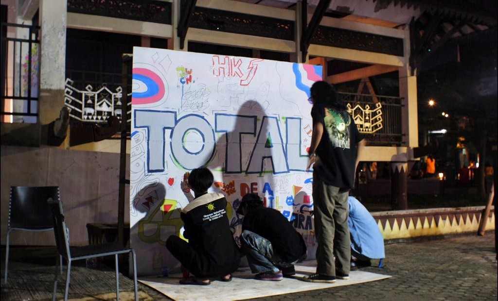 Mahasiswa Prodi DKV IIB Darmajaya Gelar Pameran Karya di PKOR Wayhalim Mahasiswa Prodi DKV IIB Darmajaya Gelar Pameran Karya di PKOR Wayhalim