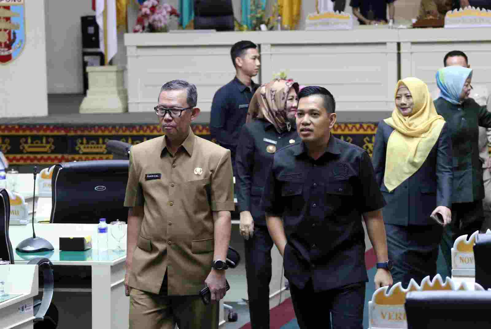 Gubernur Arinal Sampaikan Jawaban terhadap Pandangan Umum Fraksi DPRD Lampung Gubernur Arinal Sampaikan Jawaban terhadap Pandangan Umum Fraksi DPRD Lampung