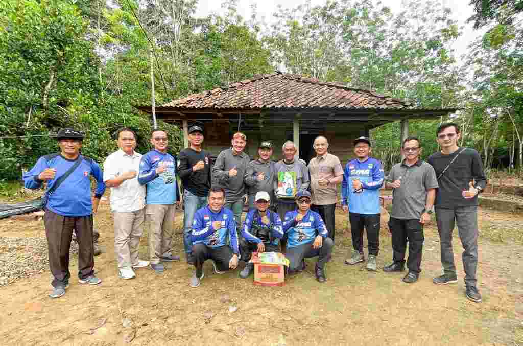 Susuri Hutan, Ziarah Hingga Buatkan Sumur Bor Warga Pelosok di Muba Susuri Hutan, Ziarah Hingga Buatkan Sumur Bor Warga Pelosok di Muba