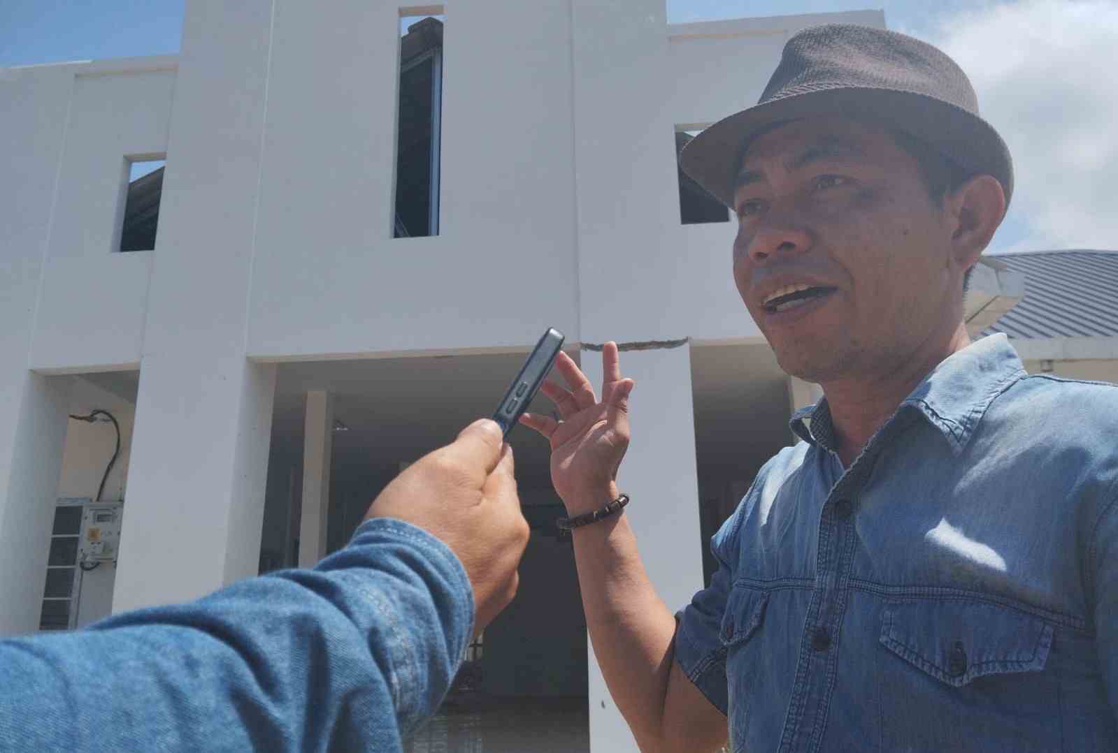 Pembangunan Gedung Satpol PP Terkesan Asal Jadi, Tokoh Muda Sakarani Soroti Kerja CV. Rezeki Syahira Pembangunan Gedung Satpol PP Terkesan Asal Jadi, Tokoh Muda Sakarani Soroti Kerja CV. Rezeki Syahira