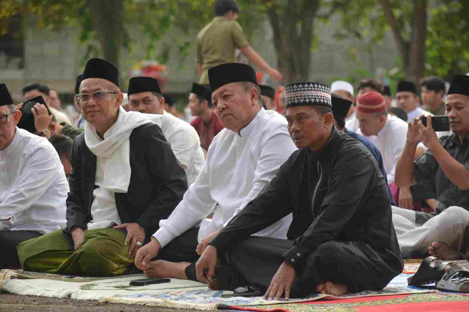 Danrem 043/Gatam Sholat Idul Adha1444 H /2023 Bersama Masyarakat Bandar Lampung Danrem 043/Gatam Sholat Idul Adha1444 H /2023 Bersama Masyarakat Bandar Lampung