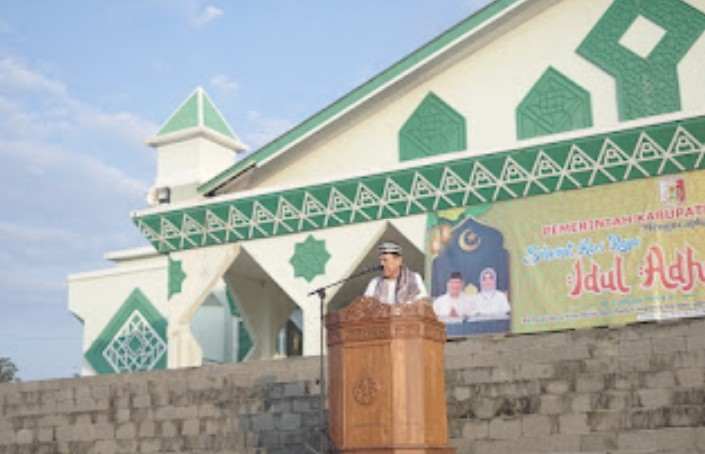 Pj Bupati Drs Qudrotul Ikhwan Menggelar Sholat Idul Adha di Masjid Agung Baiturrahman Islamic Center Pj Bupati Drs Qudrotul Ikhwan Menggelar Sholat Idul Adha di Masjid Agung Baiturrahman Islamic Center