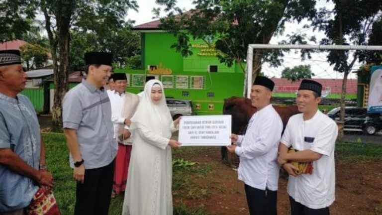 Bupati Tanggamus Sholat Hari Raya Idul Adha 1444 H di Lapangan Merdeka Bupati Tanggamus Sholat Hari Raya Idul Adha 1444 H di Lapangan Merdeka