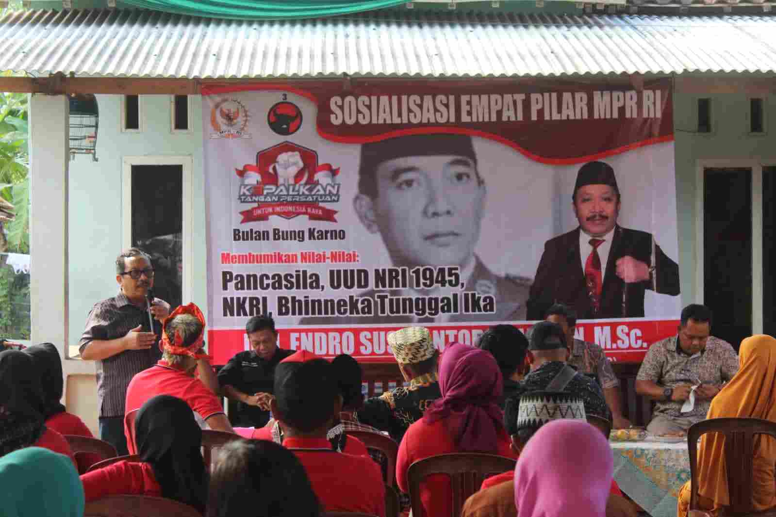 Endro S. Yahman: Pemimpin dan Wakil Rakyat Perlu Belajar dari Rakyat, Melaksanakan Pancasila Pada Prakteknya Endro S. Yahman: Pemimpin dan Wakil Rakyat Perlu Belajar dari Rakyat, Melaksanakan Pancasila Pada Prakteknya