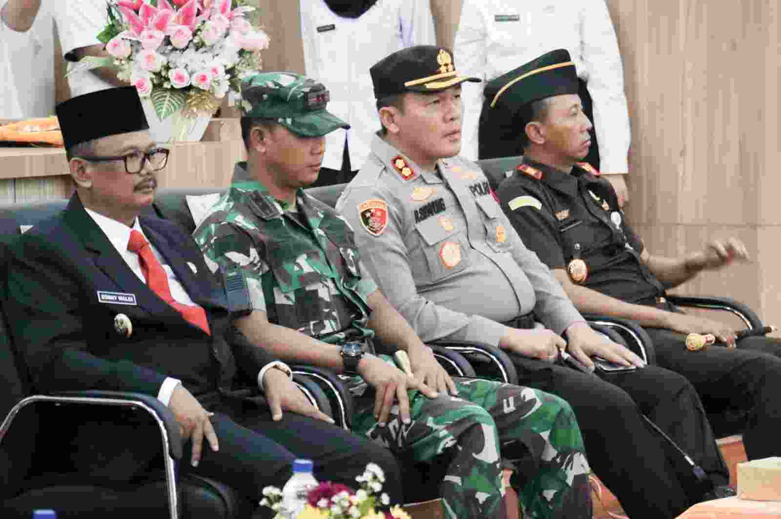 Kapolres Simalungun Hadiri Pelantikan 248 Pangulu Terpilih Pemilihan Serentak 2023-2029 Kapolres Simalungun Hadiri Pelantikan 248 Pangulu Terpilih Pemilihan Serentak 2023-2029