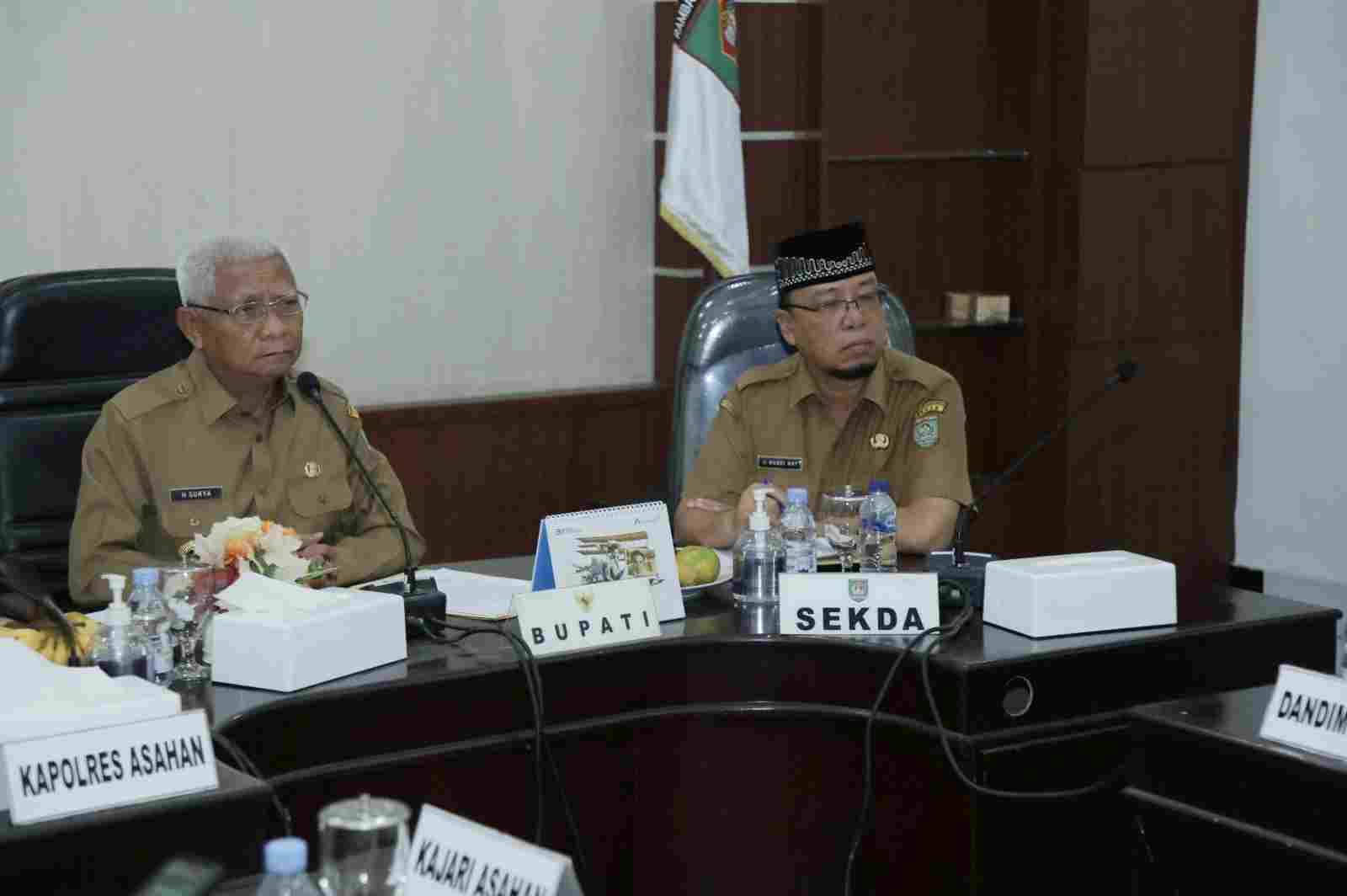 Bupati Surya Pimpin Rapat Dengan Pihak PT. PP dan PT. BSP Bupati Surya Pimpin Rapat Dengan Pihak PT. PP dan PT. BSP