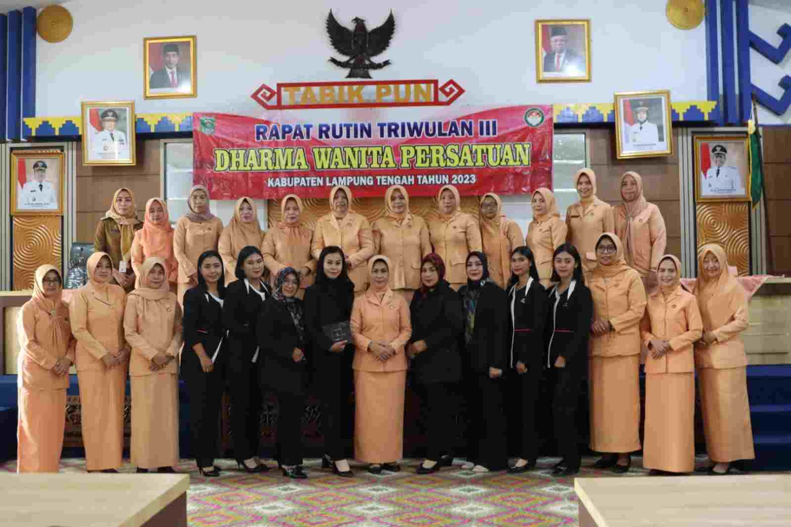 Yulita Nirlan Buka Resmi Rakor Triwulan III DWP Kabupaten Lampung Tengah Yulita Nirlan Buka Resmi Rakor Triwulan III DWP Kabupaten Lampung Tengah