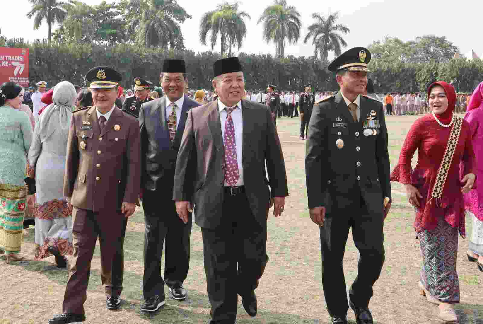 Gubernur Hadiri Upacara Hari Bhayangkara ke-77, Sampaikan Apresiasi kepada Polda Lampung dan Jajaran Forkopimda Gubernur Hadiri Upacara Hari Bhayangkara ke-77, Sampaikan Apresiasi kepada Polda Lampung dan Jajaran Forkopimda