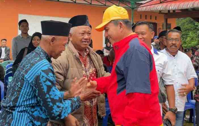 Sampaikan Program Pembangunan, Gubernur Ansar Silaturahmi dengan Kades Singkep Barat Sampaikan Program Pembangunan, Gubernur Ansar Silaturahmi dengan Kades Singkep Barat