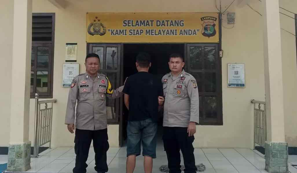 Polsek Pugung Tangkap Tersangka KDRT saat Melarian Diri ke Bali Polsek Pugung Tangkap Tersangka KDRT saat Melarian Diri ke Bali