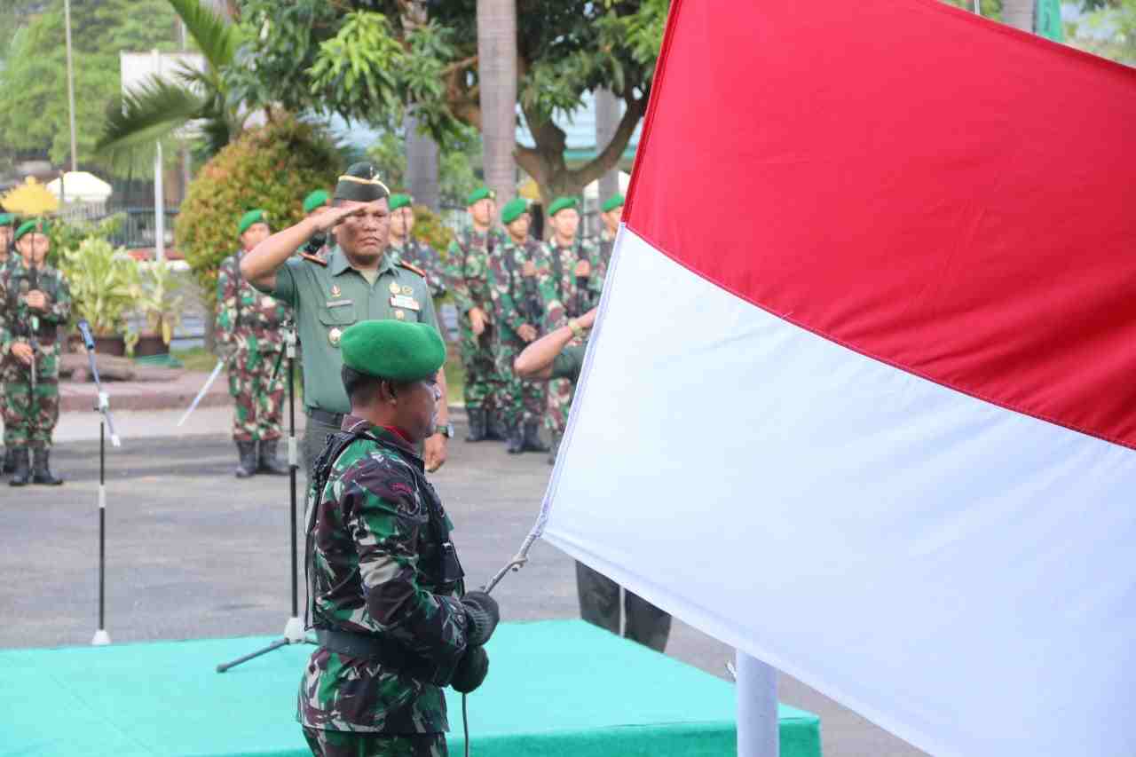 Mayor Inf H.G Sinaga: Wujud Nyata Kecintaan Prajurit dan PNS Kodim KBL Kepada NKRI Mayor Inf H.G Sinaga: Wujud Nyata Kecintaan Prajurit dan PNS Kodim KBL Kepada NKRI