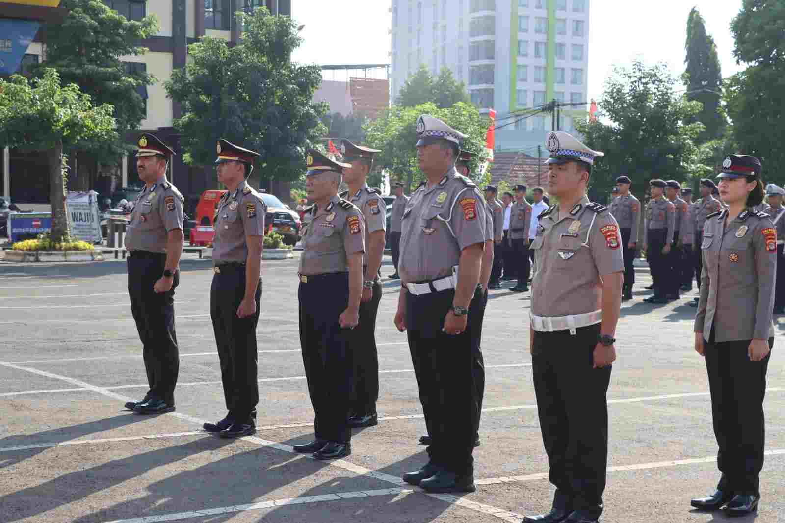 Kapolresta Bandar Lampung Pimpin Upacara Kenaikan Pangkat 47 Personel Kapolresta Bandar Lampung Pimpin Upacara Kenaikan Pangkat 47 Personel