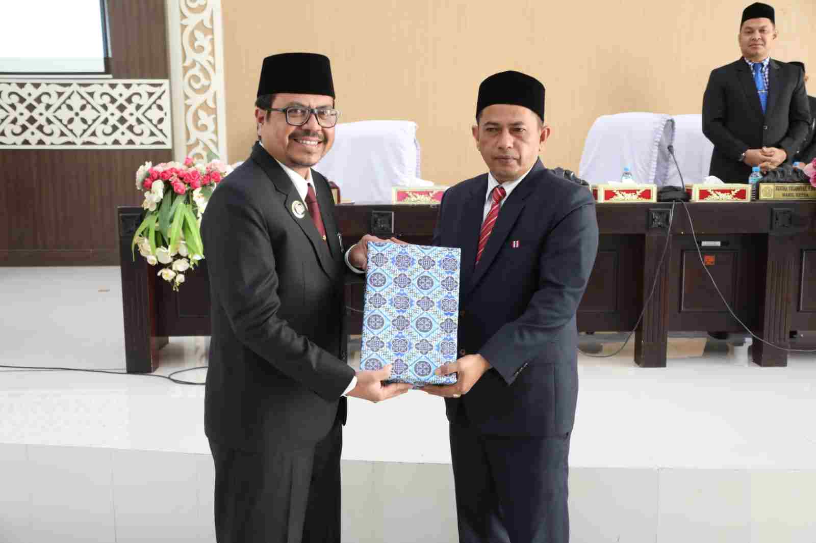 Pejabat Bupati Aceh Utara Sampaikan LPJ APBK Tahun 2022 Pejabat Bupati Aceh Utara Sampaikan LPJ APBK Tahun 2022