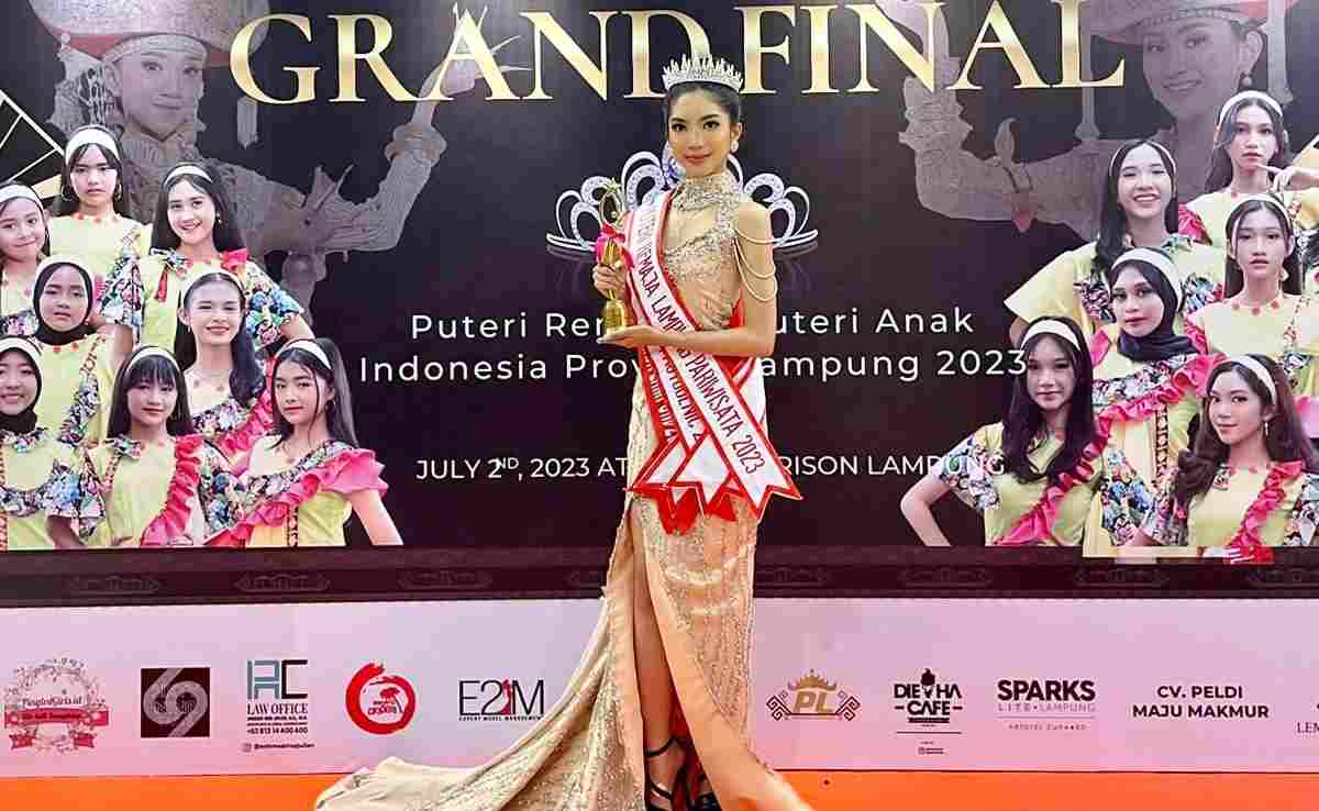 Naura Cahya Mecca Anak Polisi Menjadi Runner Up 1 Puteri Remaja Lampung 2023 Naura Cahya Mecca Anak Polisi Menjadi Runner Up 1 Puteri Remaja Lampung 2023