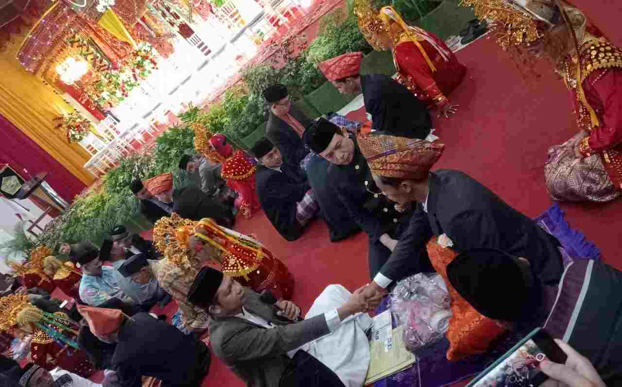 10 Pasang Pengantin ikuti Program Nikah Gratis Kota Bengkulu 10 Pasang Pengantin ikuti Program Nikah Gratis Kota Bengkulu