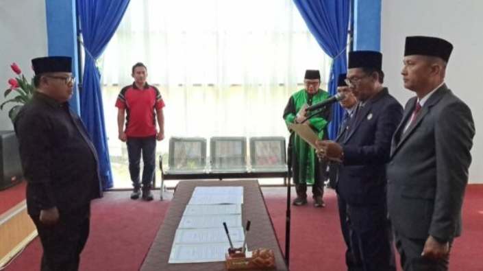 Penyegaran Pemkot Bengkulu Kembali Mutasi 3 Pejabat Eselon II Penyegaran Pemkot Bengkulu Kembali Mutasi 3 Pejabat Eselon II