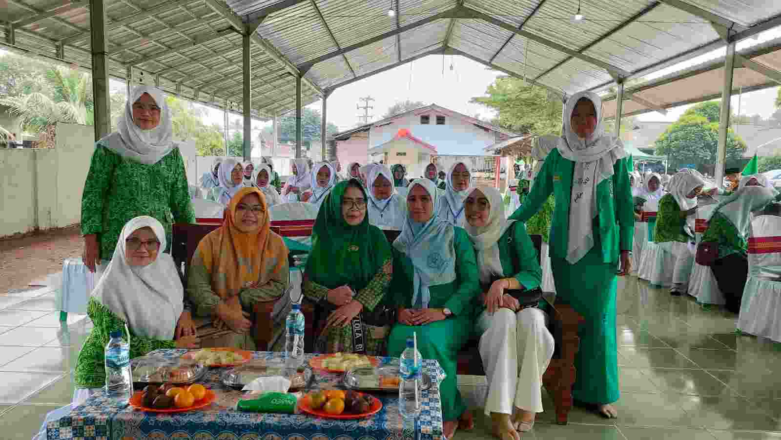 Ketua PW Fatayat NU Wirdayati Hadiri dan Buka LKD Pimpinan Cabang Lamsel Ketua PW Fatayat NU Wirdayati Hadiri dan Buka LKD Pimpinan Cabang Lamsel