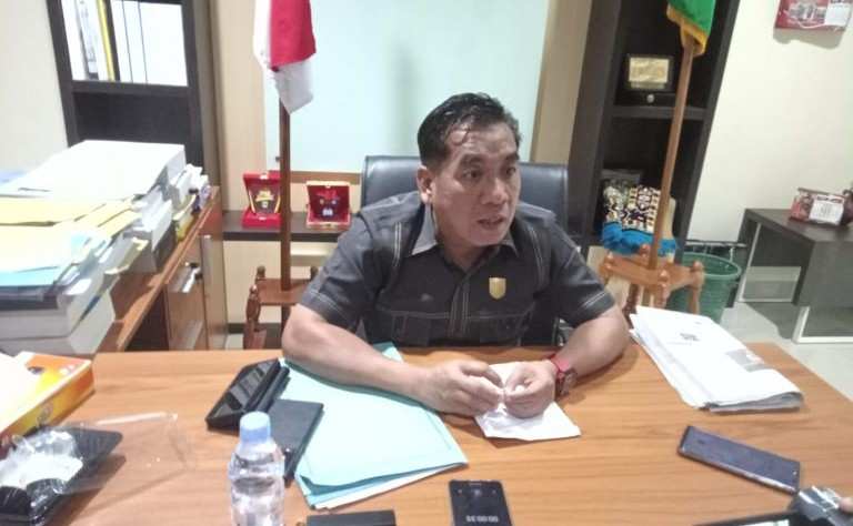 Komisi IV DPRD Gelar Hearing Bersama Kepsek SMA se-Kota Bengkulu, Rejang Lebong dan Kepahiang Komisi IV DPRD Gelar Hearing Bersama Kepsek SMA se-Kota Bengkulu, Rejang Lebong dan Kepahiang