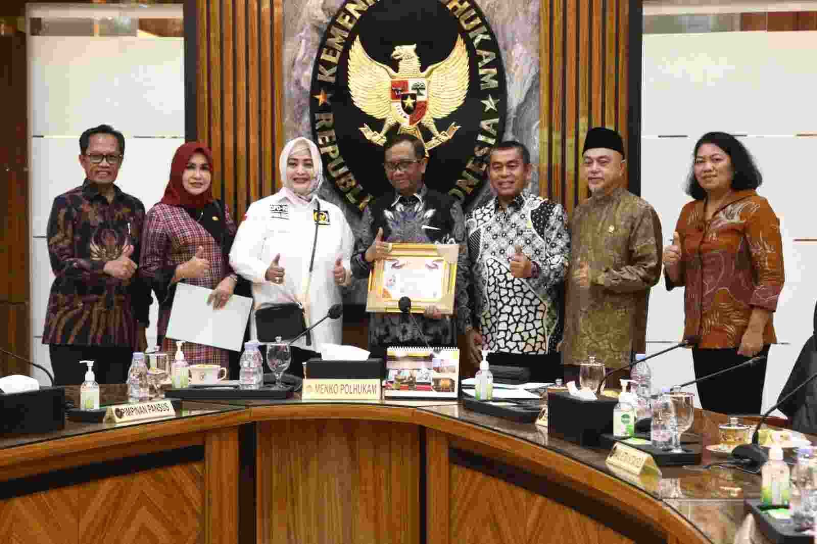 Pansus BLBI DPD RI Usul, Anak-Cucu Pengemplang BLBI di Blacklist dari Dunia Bisnis Pansus BLBI DPD RI Usul, Anak-Cucu Pengemplang BLBI di Blacklist dari Dunia Bisnis