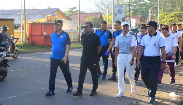 Kapolda dan Forkopimda ikut Olahraga Bersama Tim Studi Strategis Dalam Negeri Lemhanas RI Kapolda dan Forkopimda ikut Olahraga Bersama Tim Studi Strategis Dalam Negeri Lemhanas RI